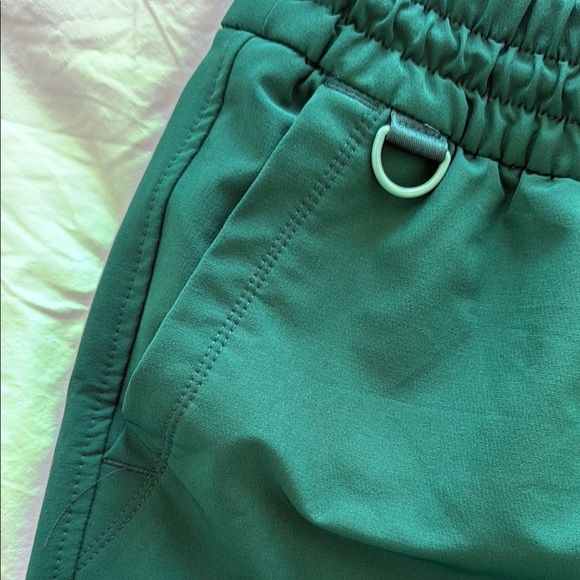 Old Navy Two-Tone Green Athletic Shorts S - Picture 4 of 5